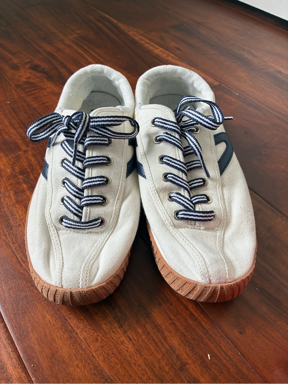 White Canvas Sneakers with Navy Stripe and Sole - Tretorn